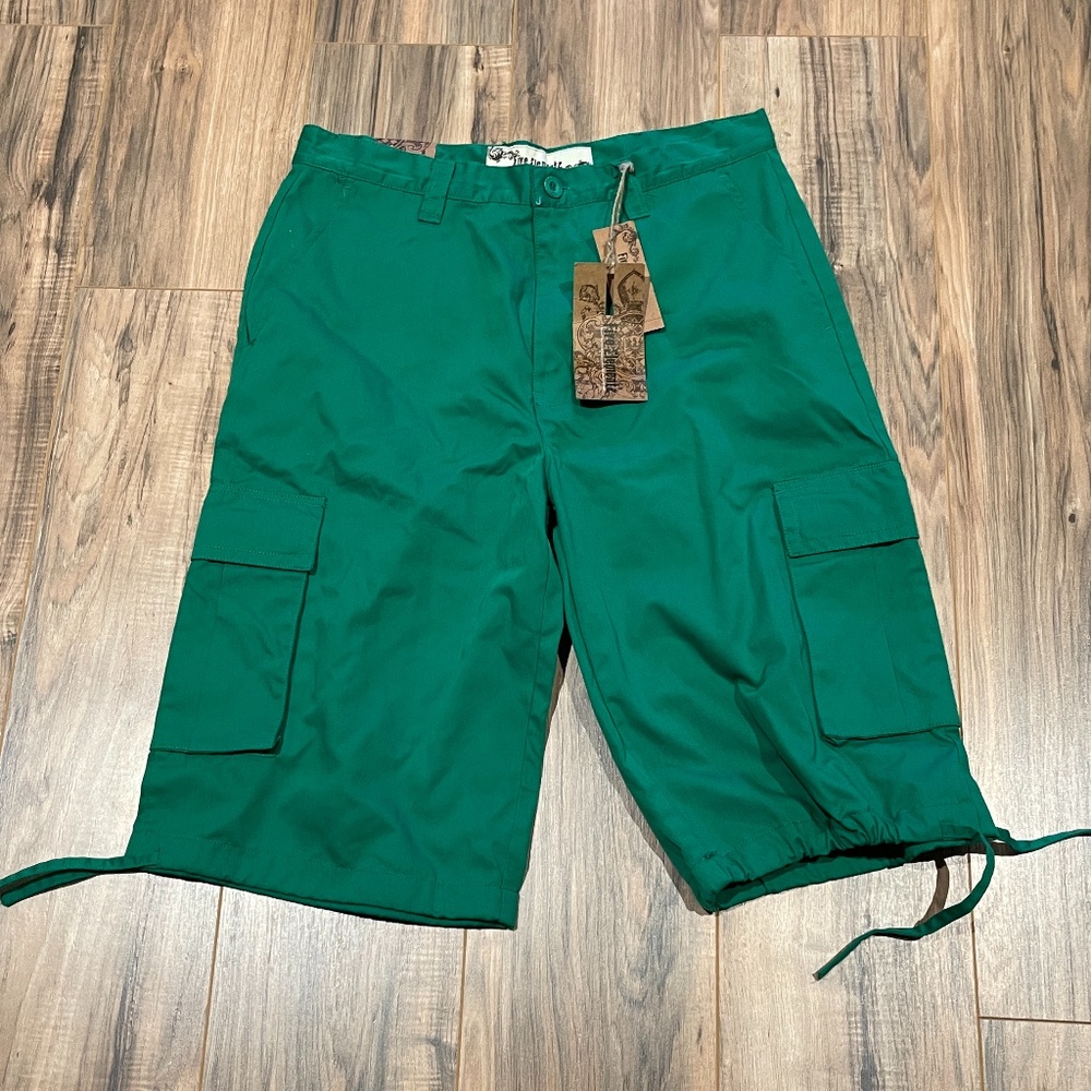 Five Elementz Cargo Shorts. Size 36. NWT!